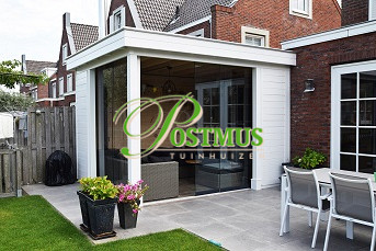 Met een tuinhuis op maat geniet u langer van het buitenleven
