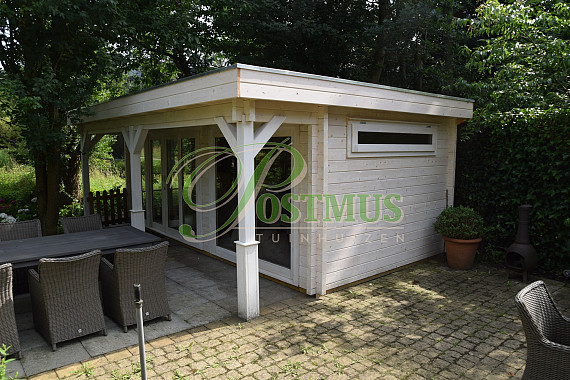 Tuinhuis met glazenwand