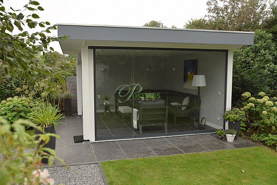Veranda met glazenwand