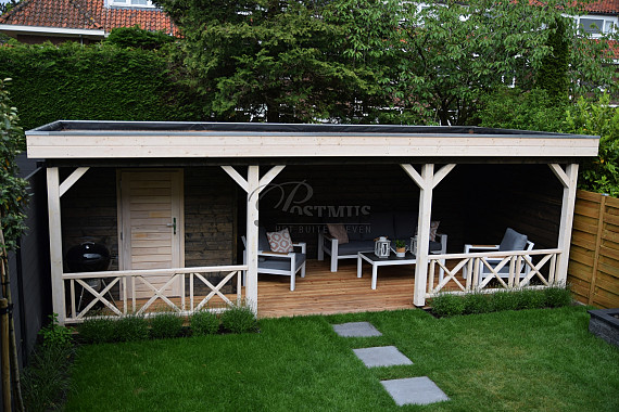 Veranda met opbergruimte