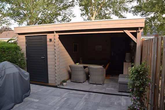 Simpele en charmante blokhut met veranda
