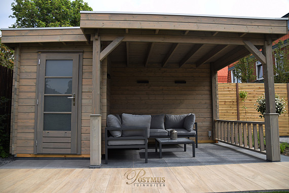 Fijne veranda met berging & loungeset