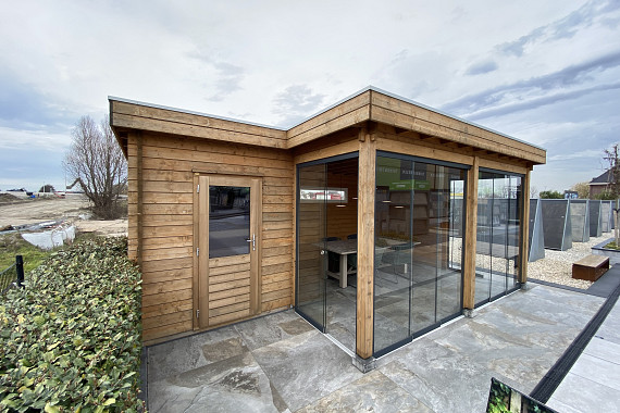 Showroom Valkenburg, tuinhuis in combinatie met schuur