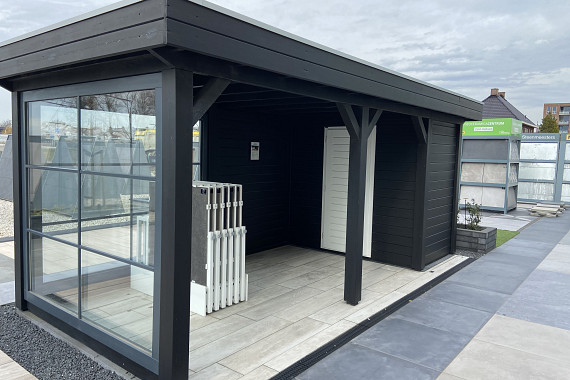 Showroom Valkenburg, overkapping met schuur