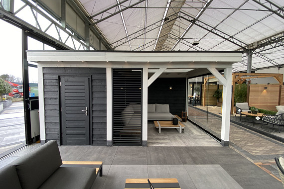 Showroom Valkenburg, schuur gecombineerd met veranda