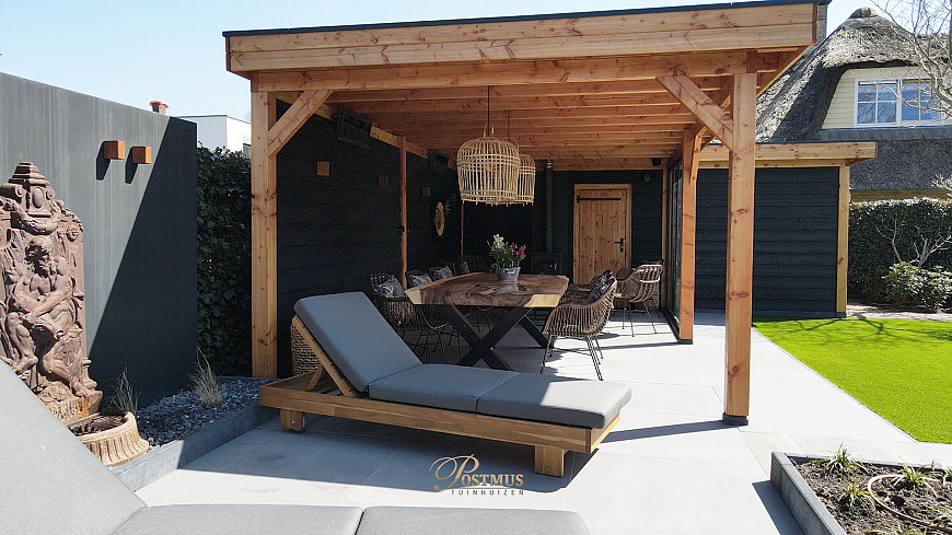 Veranda met riante berging