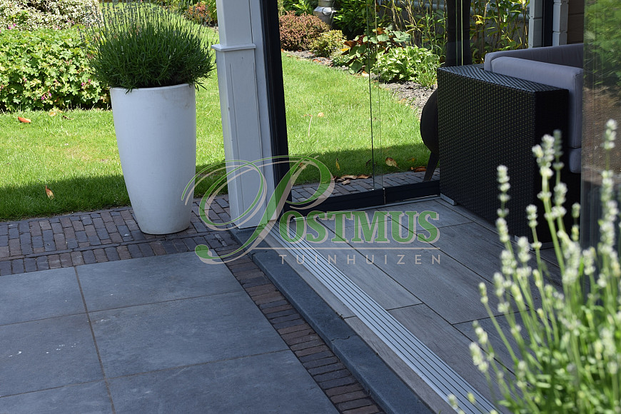 Tuinhuis met veranda