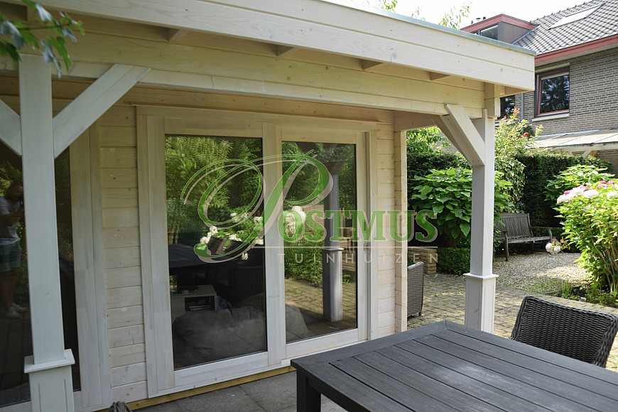 Tuinhuis met glazenwand