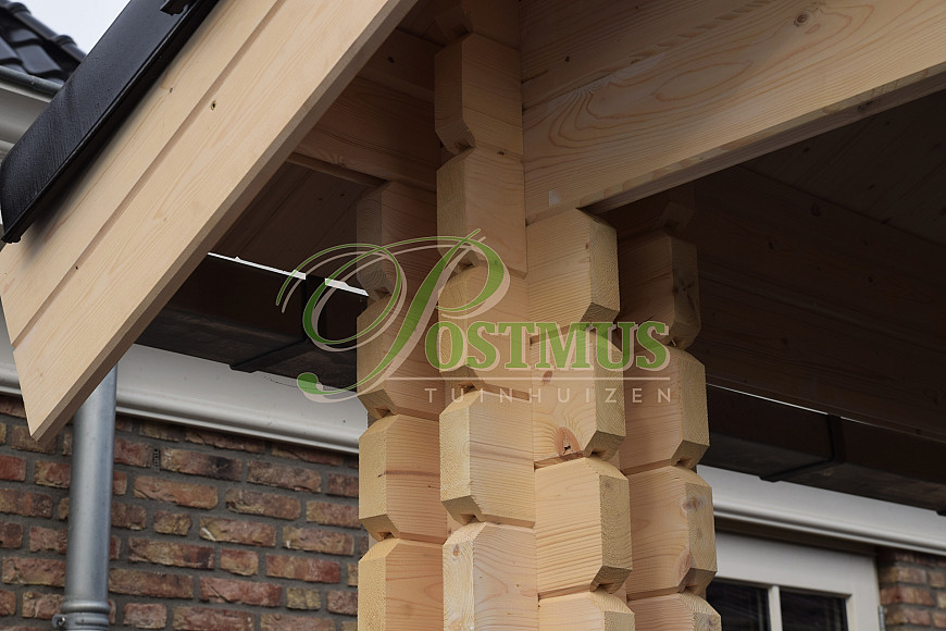 Houten Garage