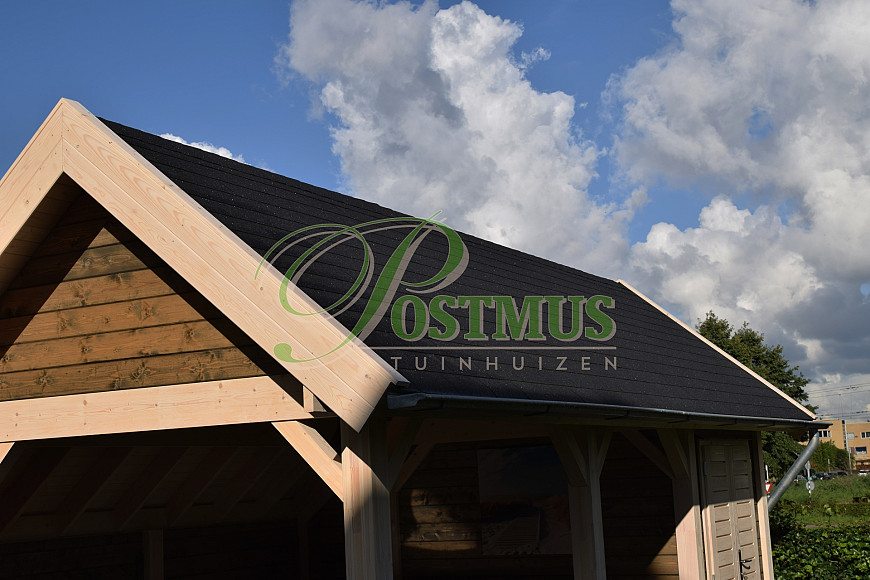 Tuinhuis met overkapping