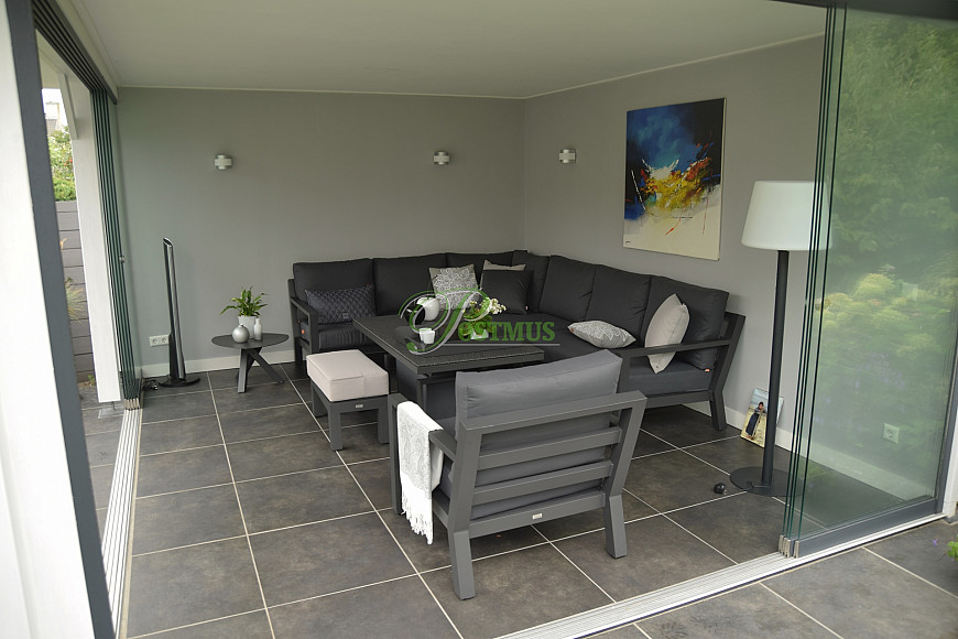Veranda met glazenwand