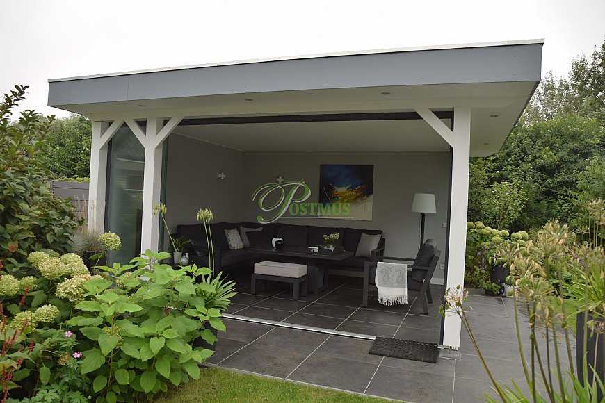Veranda met glazenwand