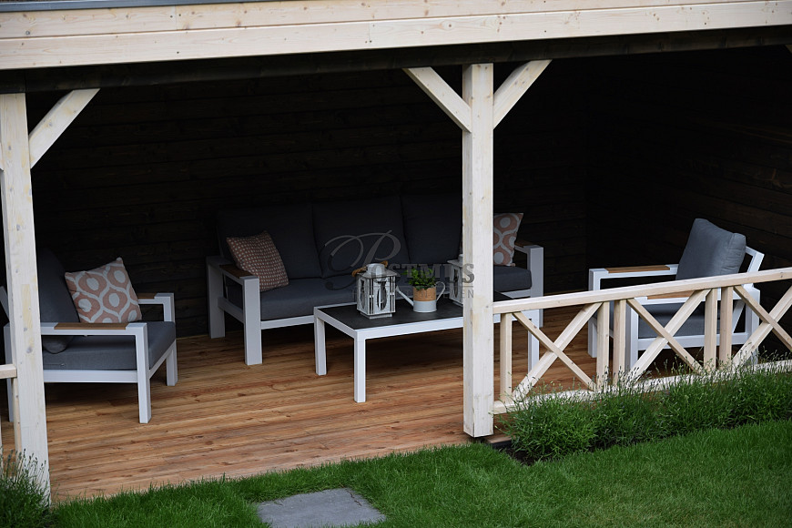 Veranda met opbergruimte