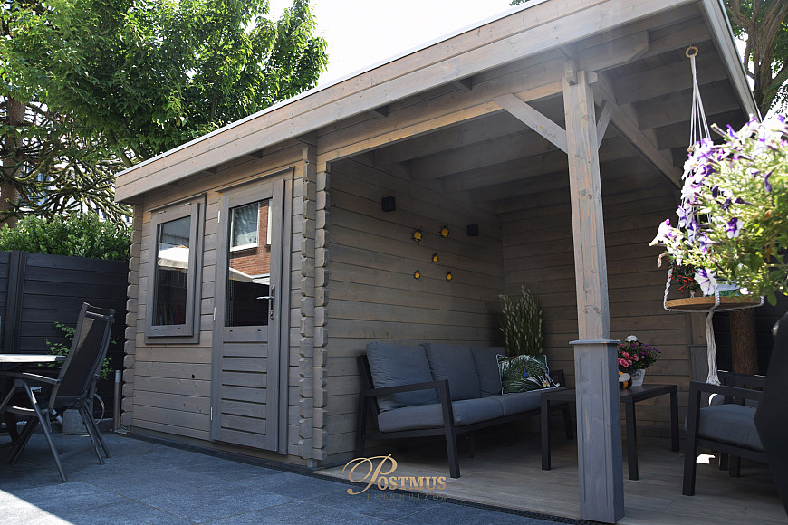 Luxe veranda met bergruimte