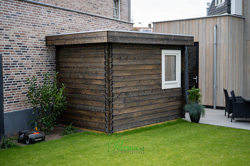Fijn tuinhuis met plat dak