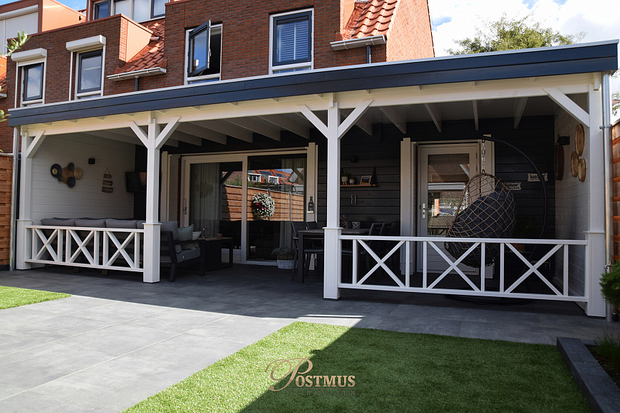 Ruim tuinhuis met veranda