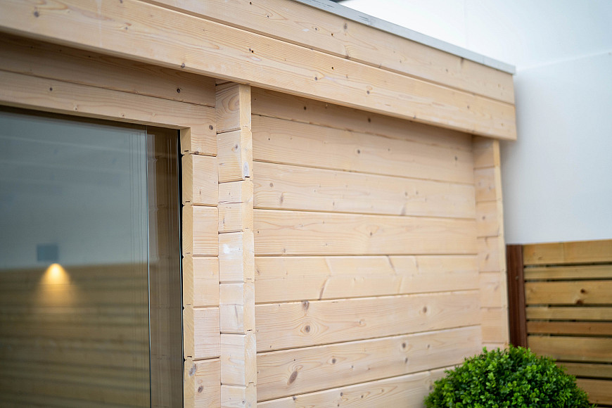 Showroom Valkenburg, veranda met glazen wand