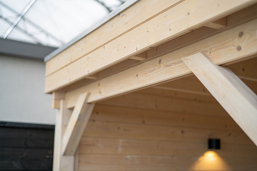 Showroom Valkenburg, veranda met glazen wand