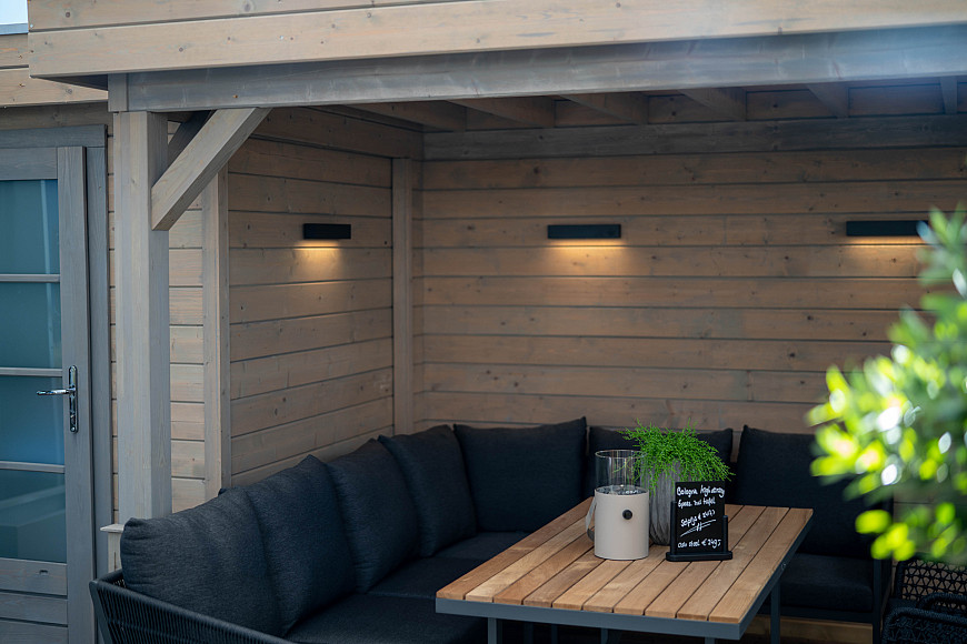 Showroom Valkenburg, schuur met veranda