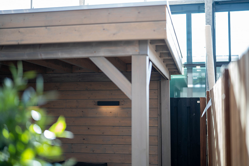 Showroom Valkenburg, schuur met veranda