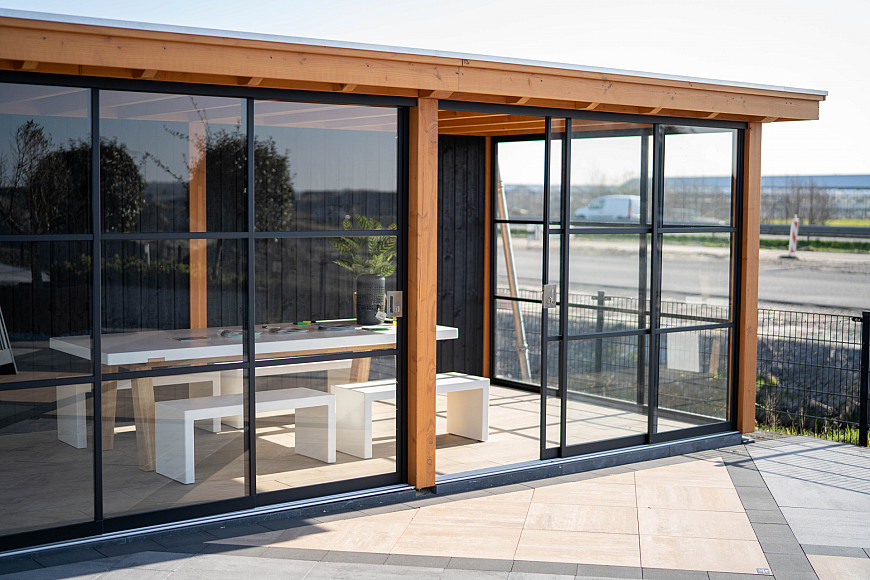 Showroom Valkenburg, veranda in een nieuwe stijl