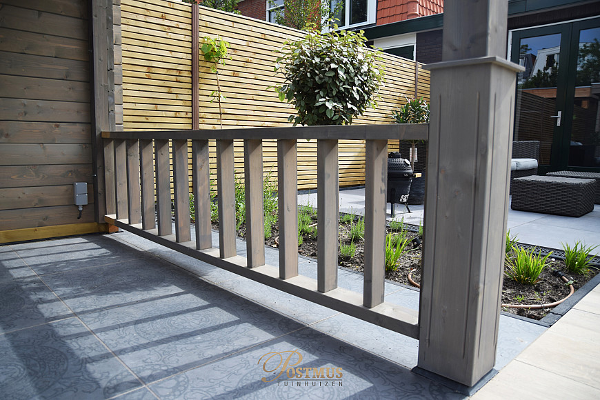Fijne veranda met berging & loungeset