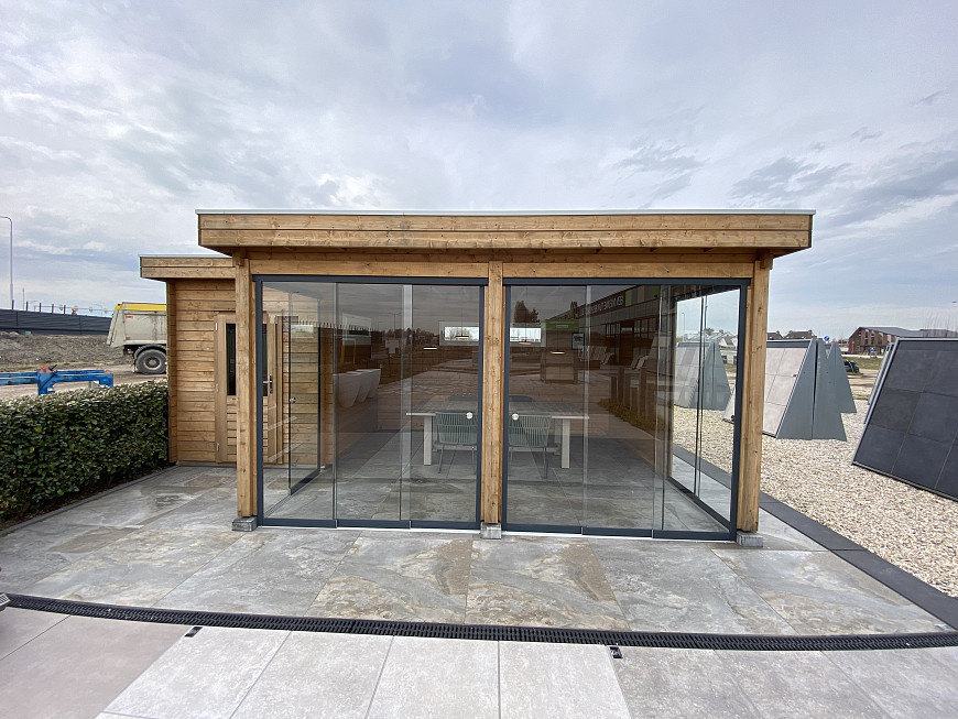 Showroom Valkenburg, tuinhuis in combinatie met schuur