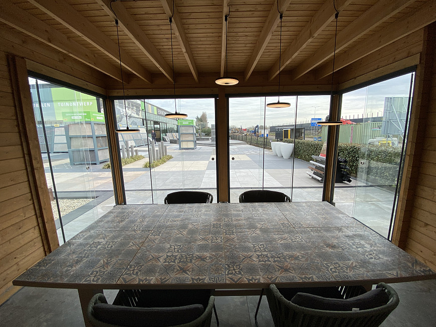 Showroom Valkenburg, tuinhuis in combinatie met schuur