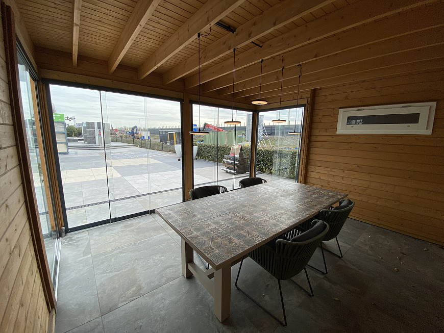 Showroom Valkenburg, tuinhuis in combinatie met schuur