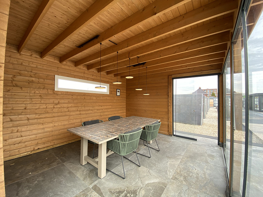 Showroom Valkenburg, tuinhuis in combinatie met schuur