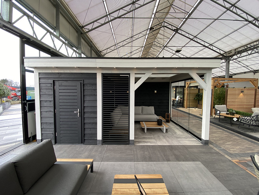 Showroom Valkenburg, schuur gecombineerd met veranda
