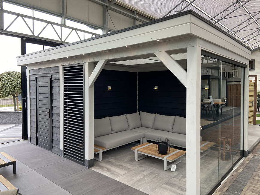 Showroom Valkenburg, schuur gecombineerd met veranda