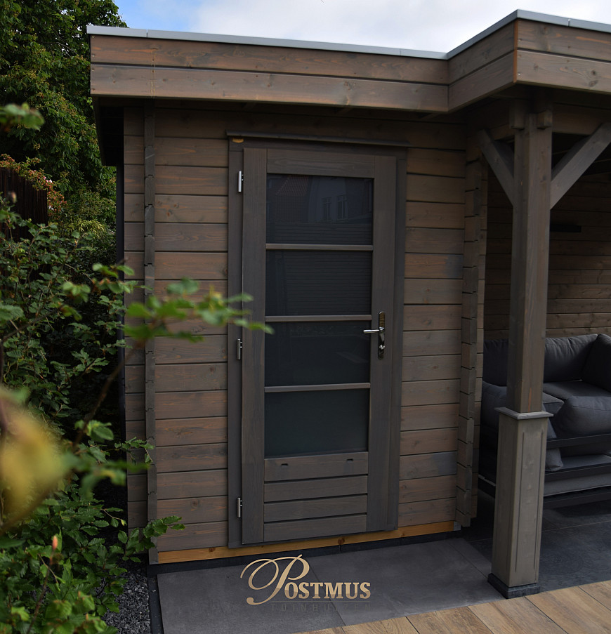 Fijne veranda met berging & loungeset