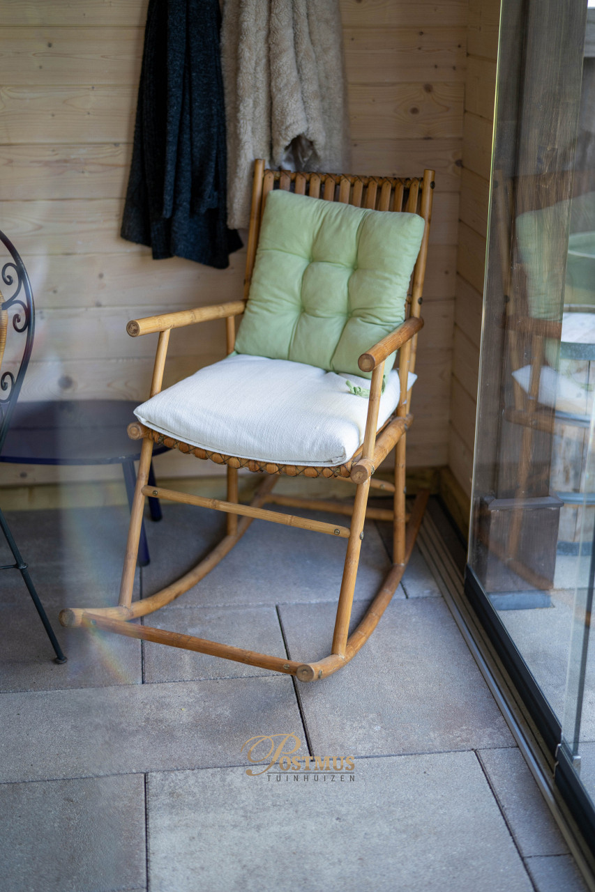 Veranda met glazen wanden